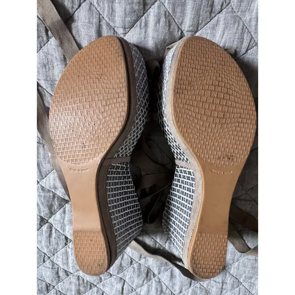Stuart Weitzman Taupe Suede Wedge Sandals Ankle Wrap Leather Laces Size 8 Check